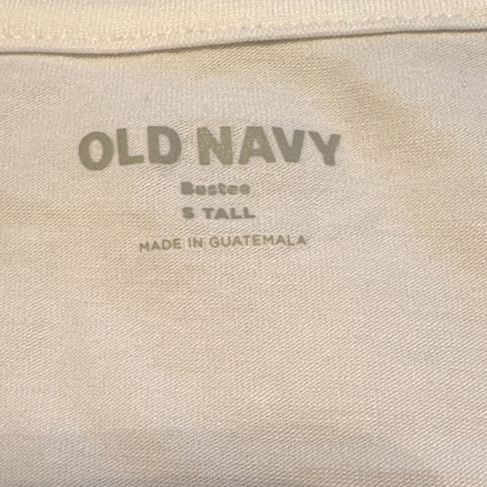 Old Navy Women's white V-Neck Blouse. Size small tall - Picture 2 of 4